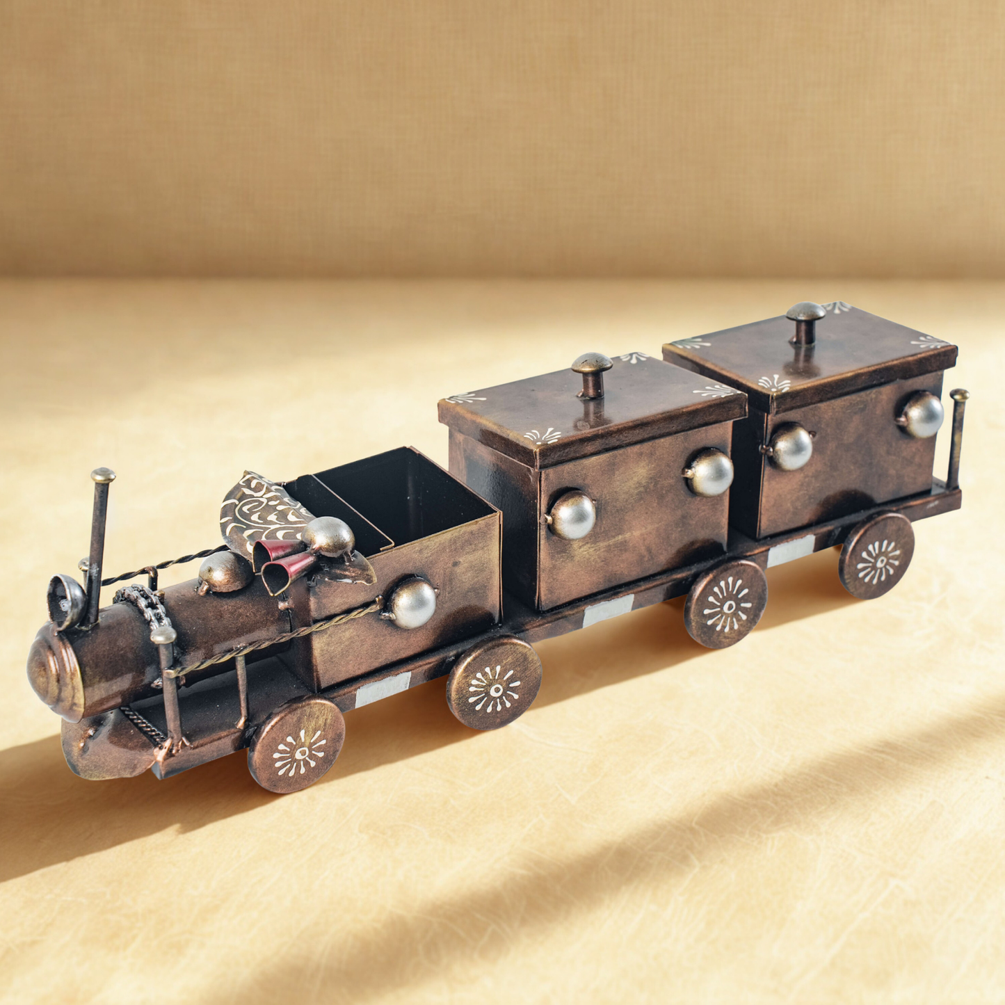Decorative Metal Train Organizer