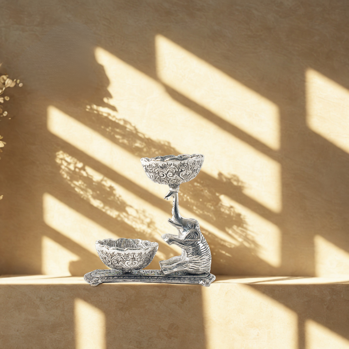 Royal Elephant Dual Bowl Stand