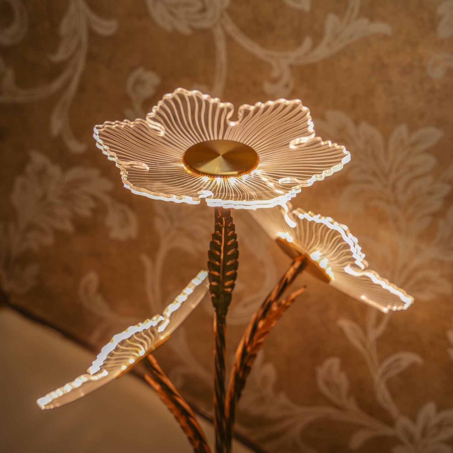Petal Glow Lamp